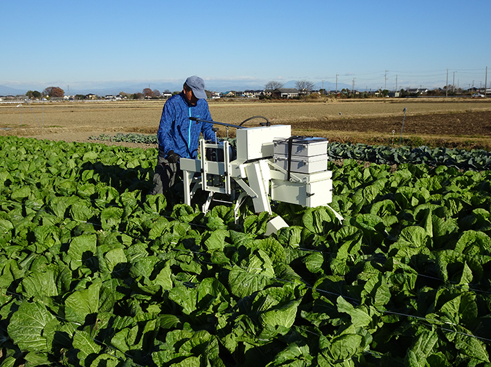 試作機を用いたほ場試験の様子