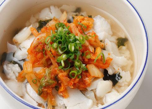 たらと韓国キムチのお茶漬けのイメージ写真
